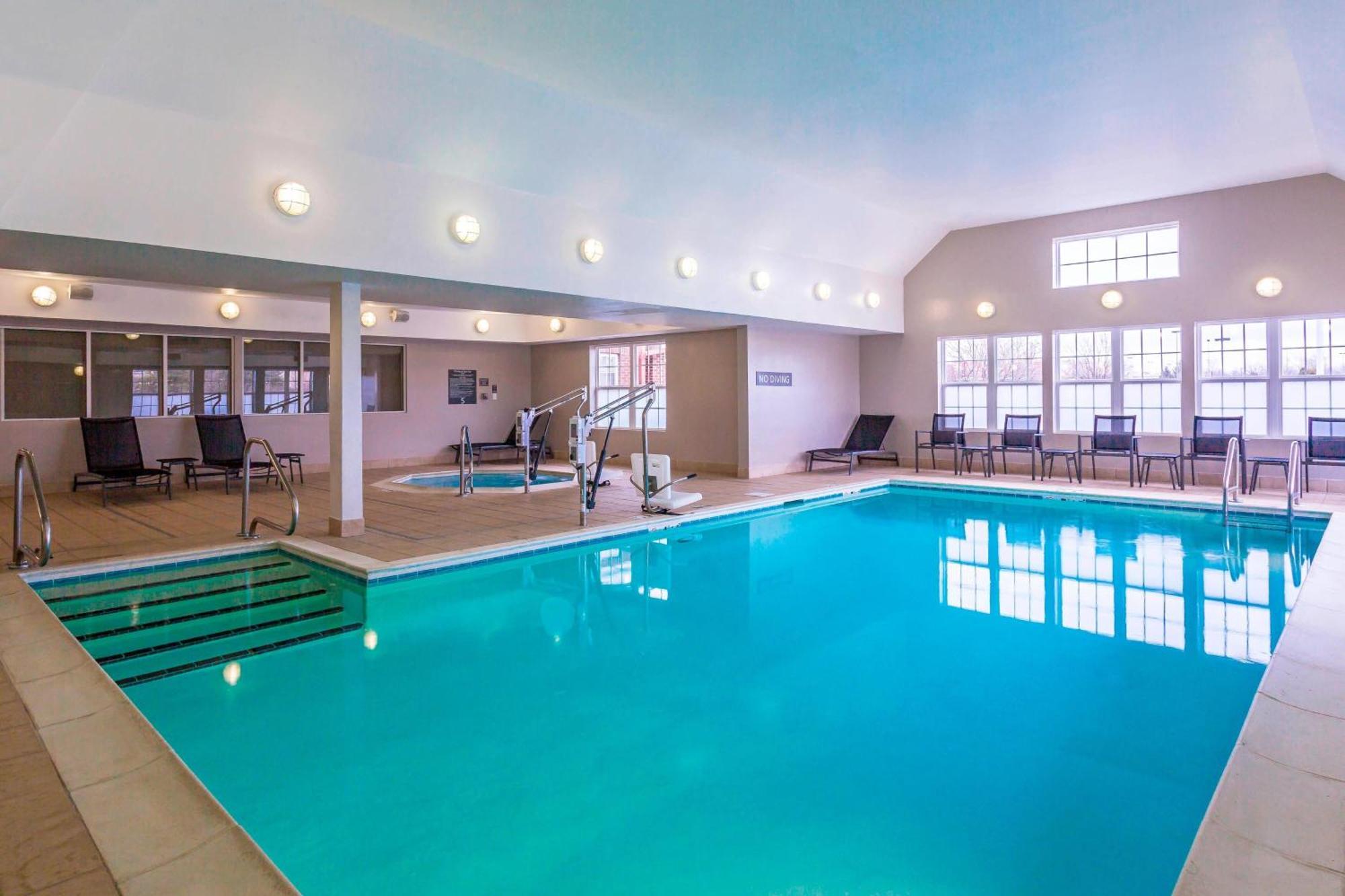 Residence Inn Louisville Northeast Dış mekan fotoğraf